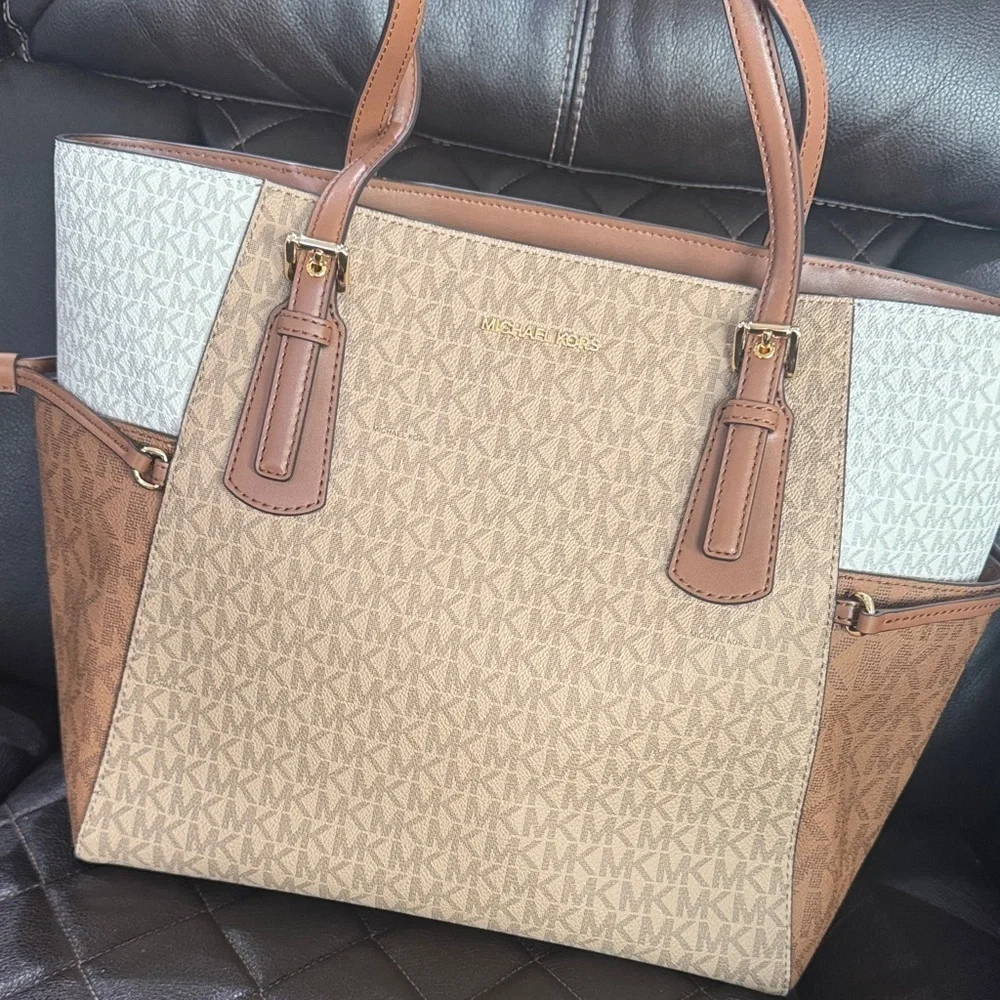 Michael Kors womens Marilyn Medium Top Zip Tote